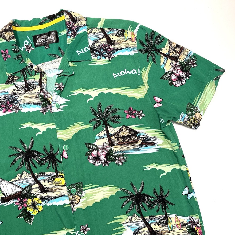 Men's Hawaiian Shirt Short‎ Sleeve Medium Green Tiki Hut Beach By Good Vibes